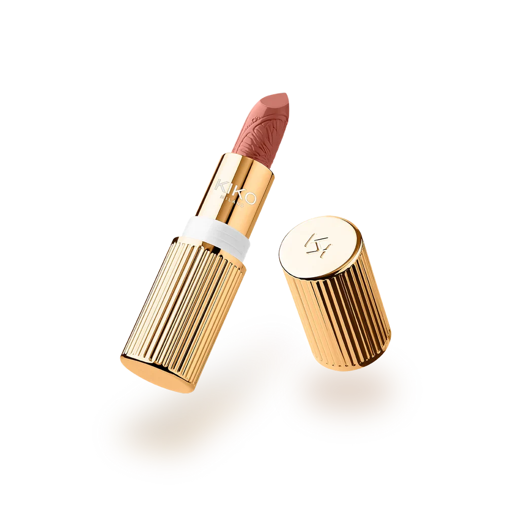 Creamy nourishing lipstick with SPF 30